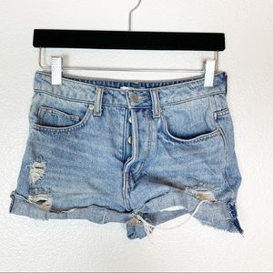 H&M | Boyfriend Mini Distressed Button Fly Shorts